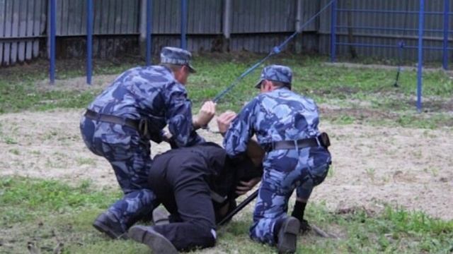 Под конвоем