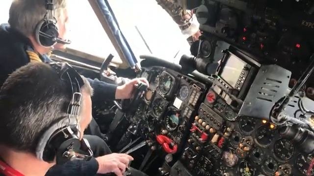 АН 12 руление и взлёт с Актау .Казахстан.