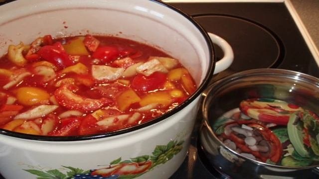 Лечо из помидоров и перца