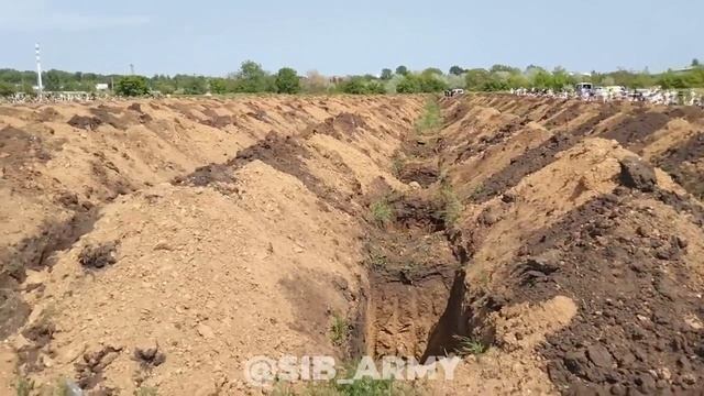 🇺🇦🏴Гражданин Украины показал новую «аллею славы» под Днепропетровском