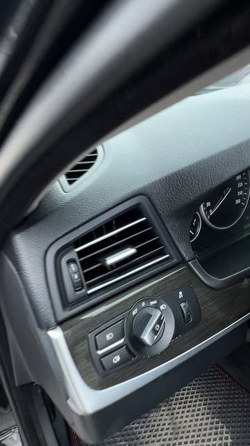 BMW 5 серия Седан 520d SE 2.0d AT 2011г