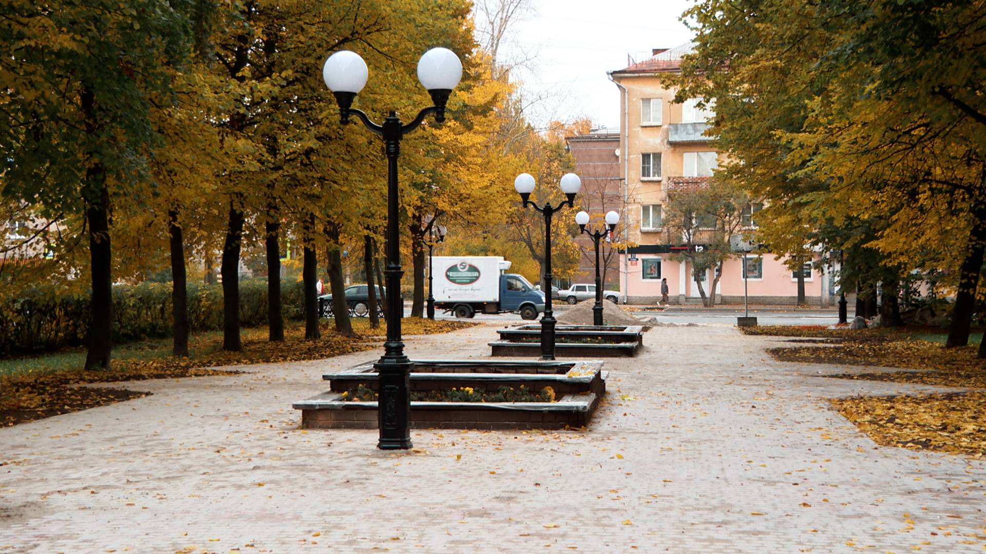 Ремонт в сквере на Верещагина