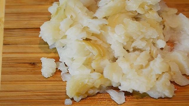 Салат с рыбой и грибами Поморский