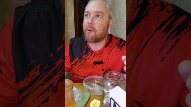 На перекус буженина из индейки фасоль с томатном грибы маринованные и холодец с горчицей. Мукбанг.