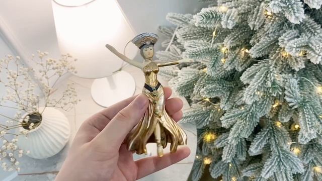 Ёлочная игрушка ТАНЕЦ 'ЗОЛОТОЙ СОБЛАЗН' (танцовщица с серебряным головным убором), D46010-2