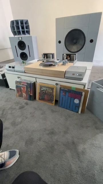 HI-FI Listening Experience At Lisson Gallery - London