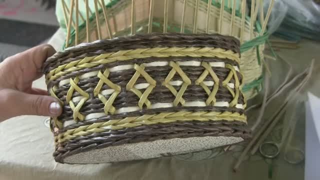 Узор Гусиные лапки в плетеных изделиях