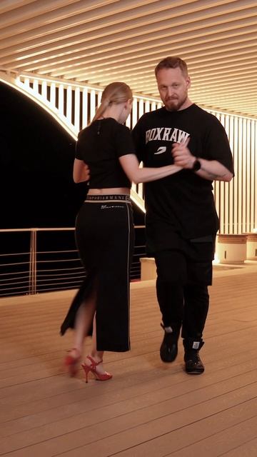 Street Tango. Павел Собирай и Виктория Тестова #танго #тангонуэво #неотанго #танцы