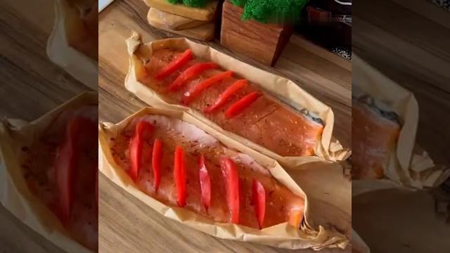 Рыба в духовке  с помидорами и 
сыром