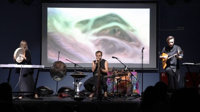 Международный Атлас Облаков - Диджириду, бубен и балалайка (live)