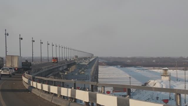 Хабаровск, на мосту через Амур.