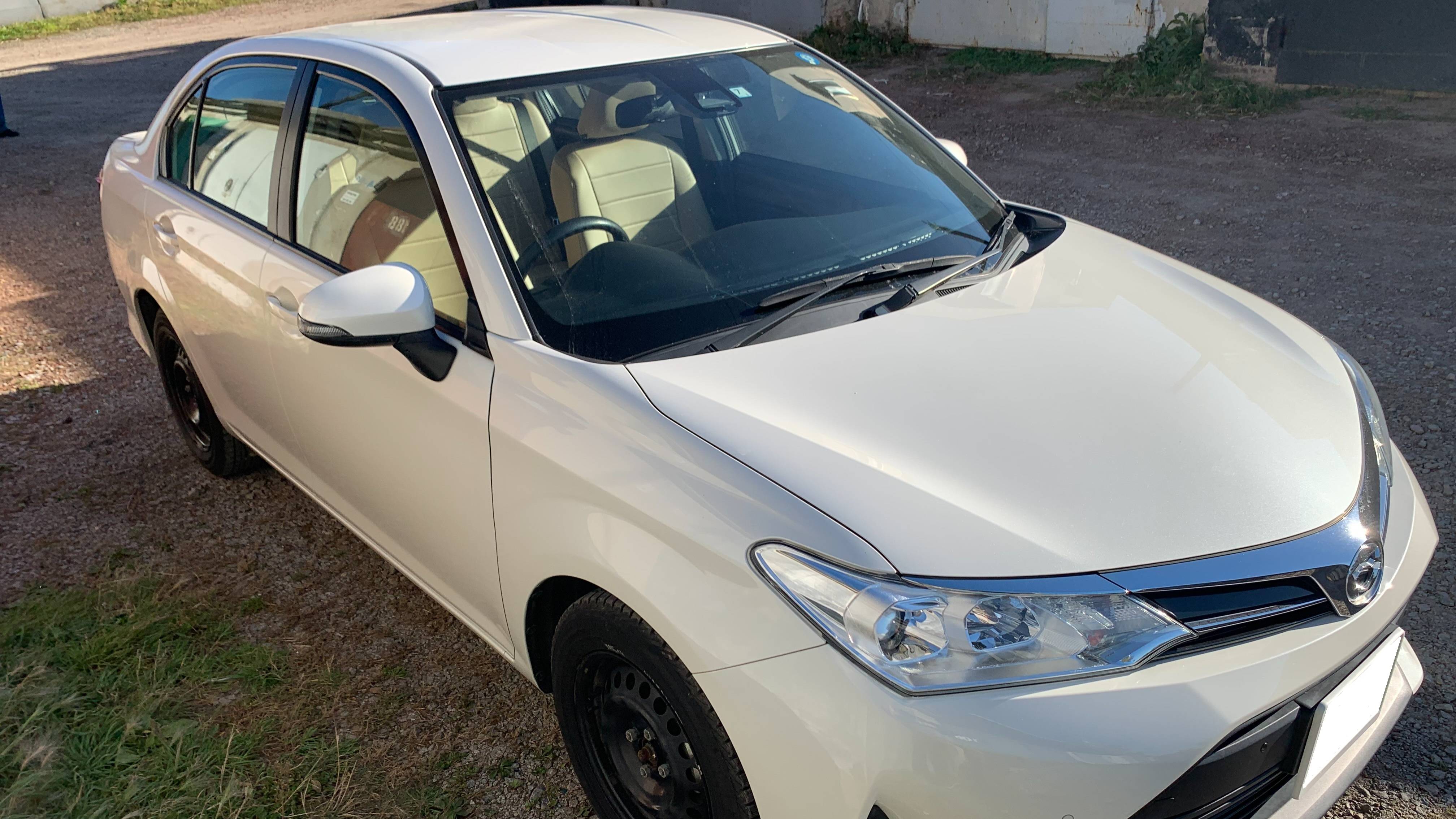 Toyota Corolla Axio 2019 год, внешний вид