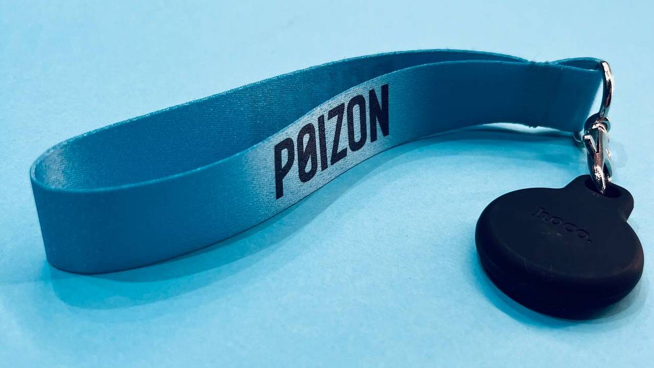 Брединдированная ремувка брелок для пункта выдачи POISON