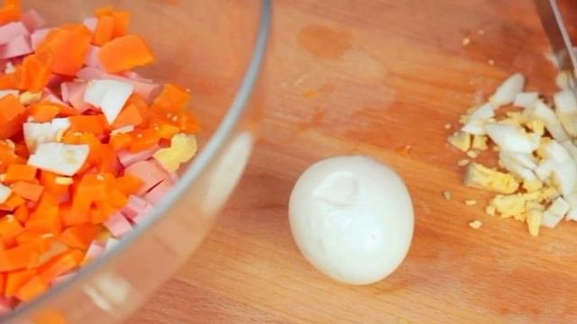 Новогодний венок из оливье