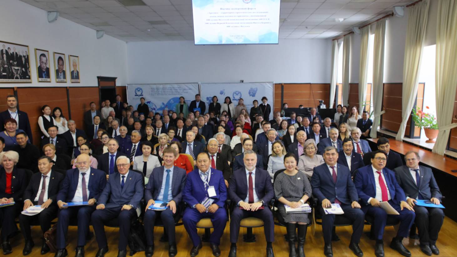 Первые актуальные интервью с научного Форума по Арктике: 9.10.2025