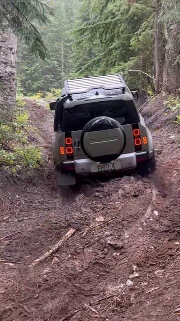 Land Rover Defender 110 2025