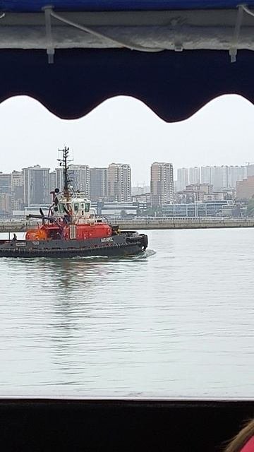 на воде