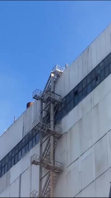 Рабочие на Приморской ГРЭС объявили забастовку из‑за невыплаты зарплаты и угрожают сброситься с к...