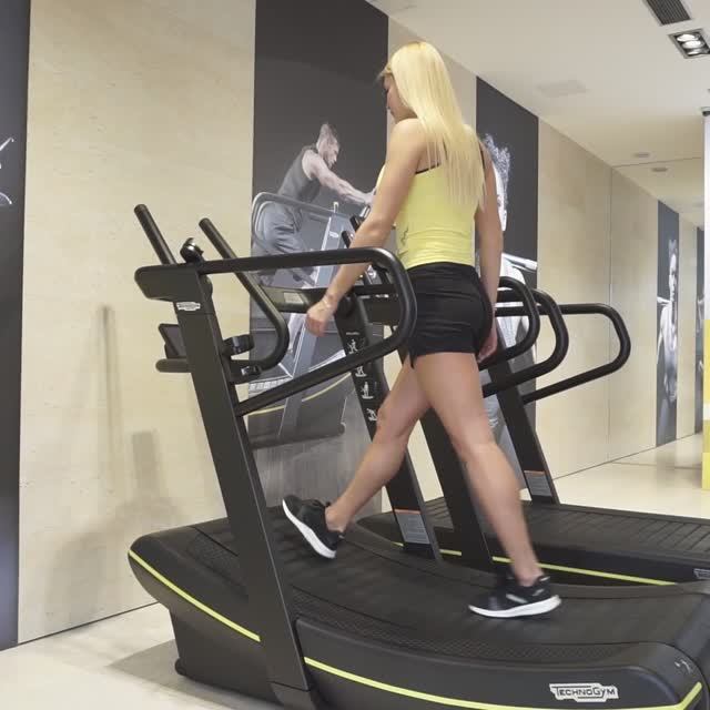 Беговая дорожка Technogym Skillmill