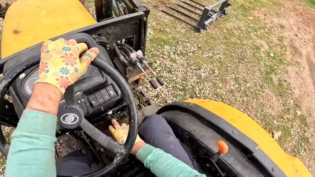 Сломали ворота и выбежали Пропали индюшки ! Вилы для трактора ! ХУТОР В ЛЕСУ №835 !