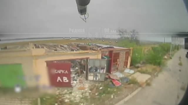 Наш дрон заметил ВСУшника и отправил к биндэрке