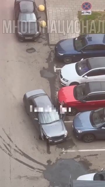 В Люберцах пьяный водитель на Lada Priora протаранил три припаркованные машины