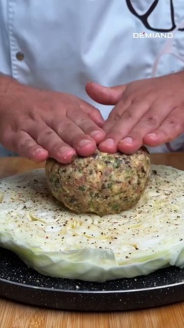 🥬 Запечённая капуста с бри, колбасками и вялеными томатами 🤤