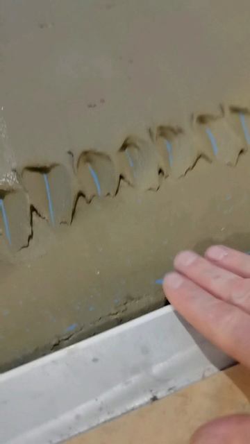 стяжка без трещины на стыке#shorts#плиточник