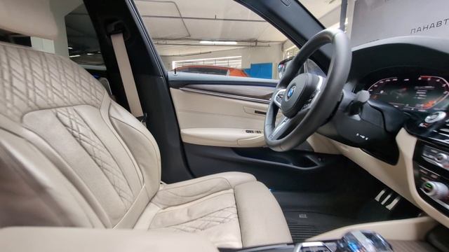 BMW 530d XDrive 3.0d AT (249 л.с.) 4WD