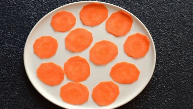 Розы из моркови