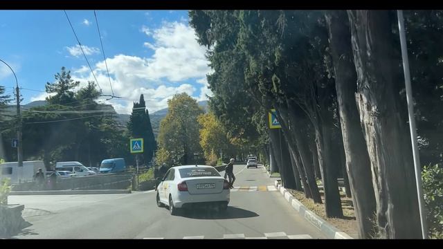 Ялта. От ост.Спартак по Маршака, Пионерской, Красноармейской до Горького ул.  27.09.25. Крым. Crimea