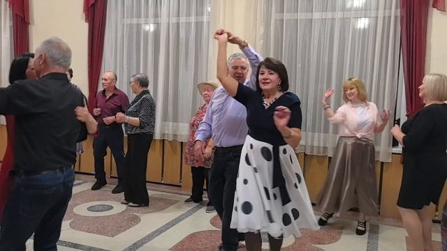 Налью бокал вина... 11.10.25...