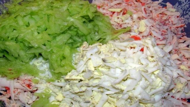 Рулет из крабовых палочек огурца и лаваша