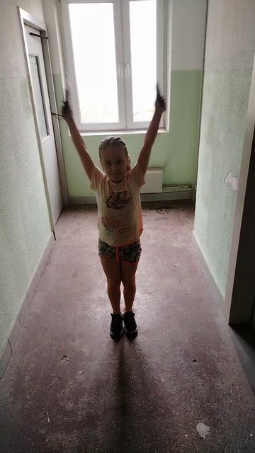 Учимся прыгать на скакалке