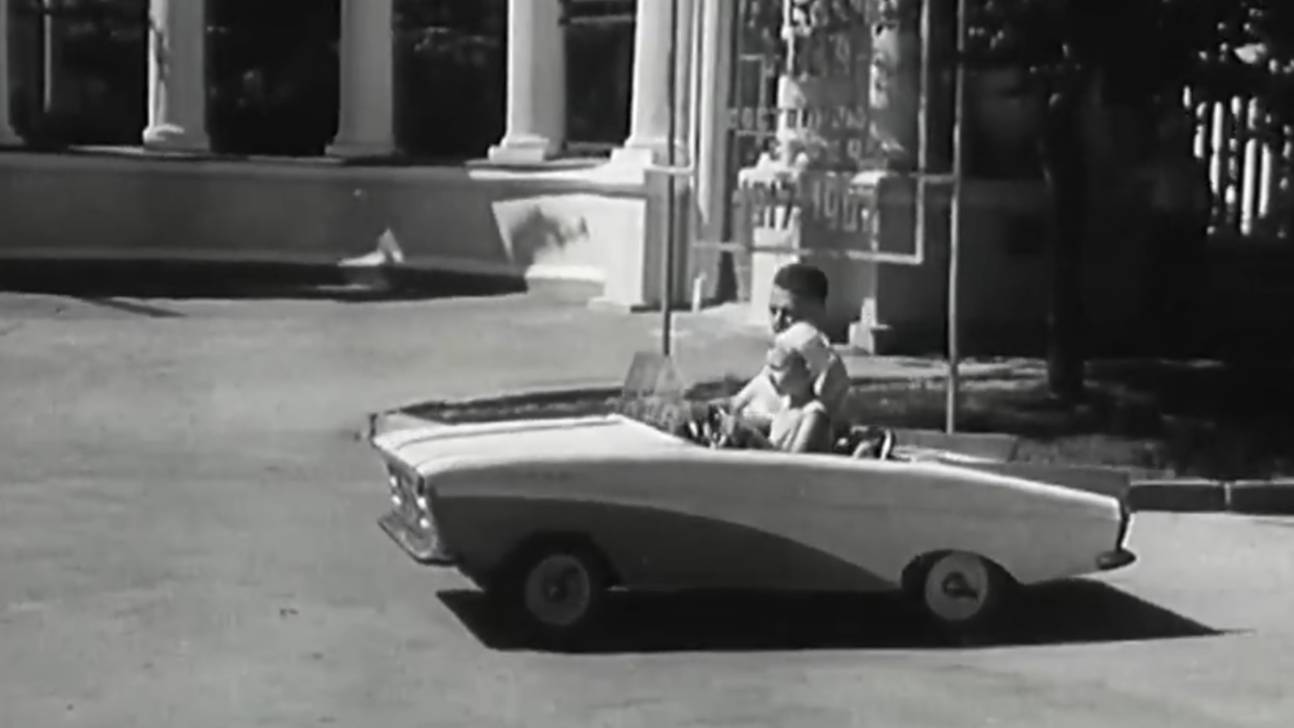 1966 год. Детский автомобиль из СССР.