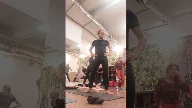 занятие в кругу единомышленников Йога с Олегом Атма