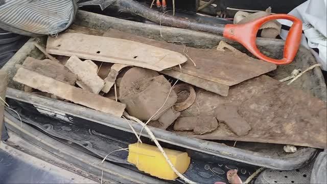 Металлокоп . Приехал на старую поляну за 3 часа кг 50 накопал  + нашел новое местечко )