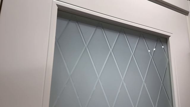 Межкомнатная дверь «Стиль 5 Эмаль крем стекло» Антарес