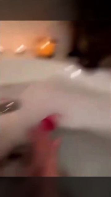 Успокойся, женщина, это просто ароматическая бомбочка для ванны😈