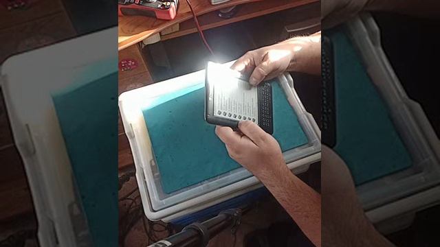 Электронная книга с экраном E-ink, обзор
