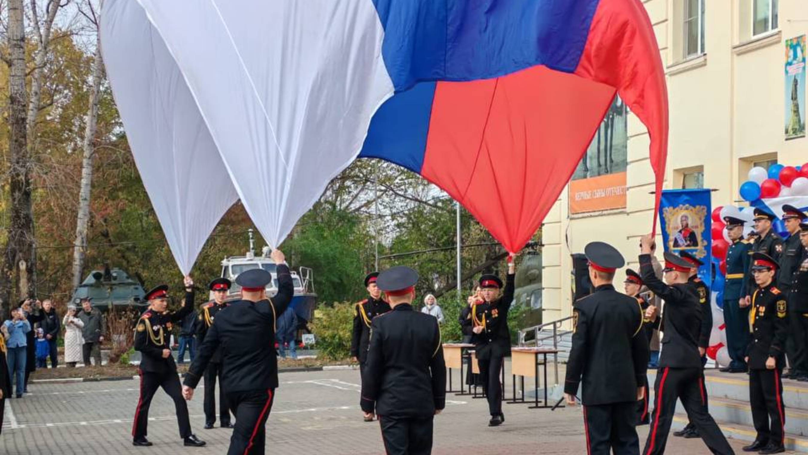 11.10.25гКдетский вальс Традиционный праздник День кадета прошел в стенах школы 1 им.Ф.Ф.Ушакова..