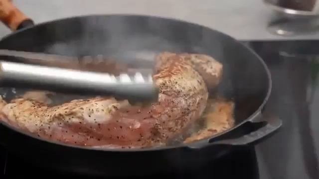 Свиное_филе_в_перечно_сливочном_соусе_с_картофельным_гратеном_—