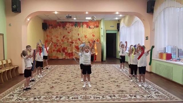 ягодка разминка с лентами