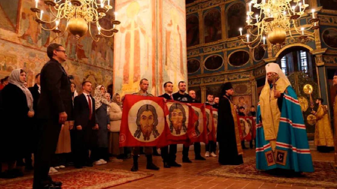 Стяги с ликом Спаса Нерукотворного освятили в Вологде для бойцов СВО