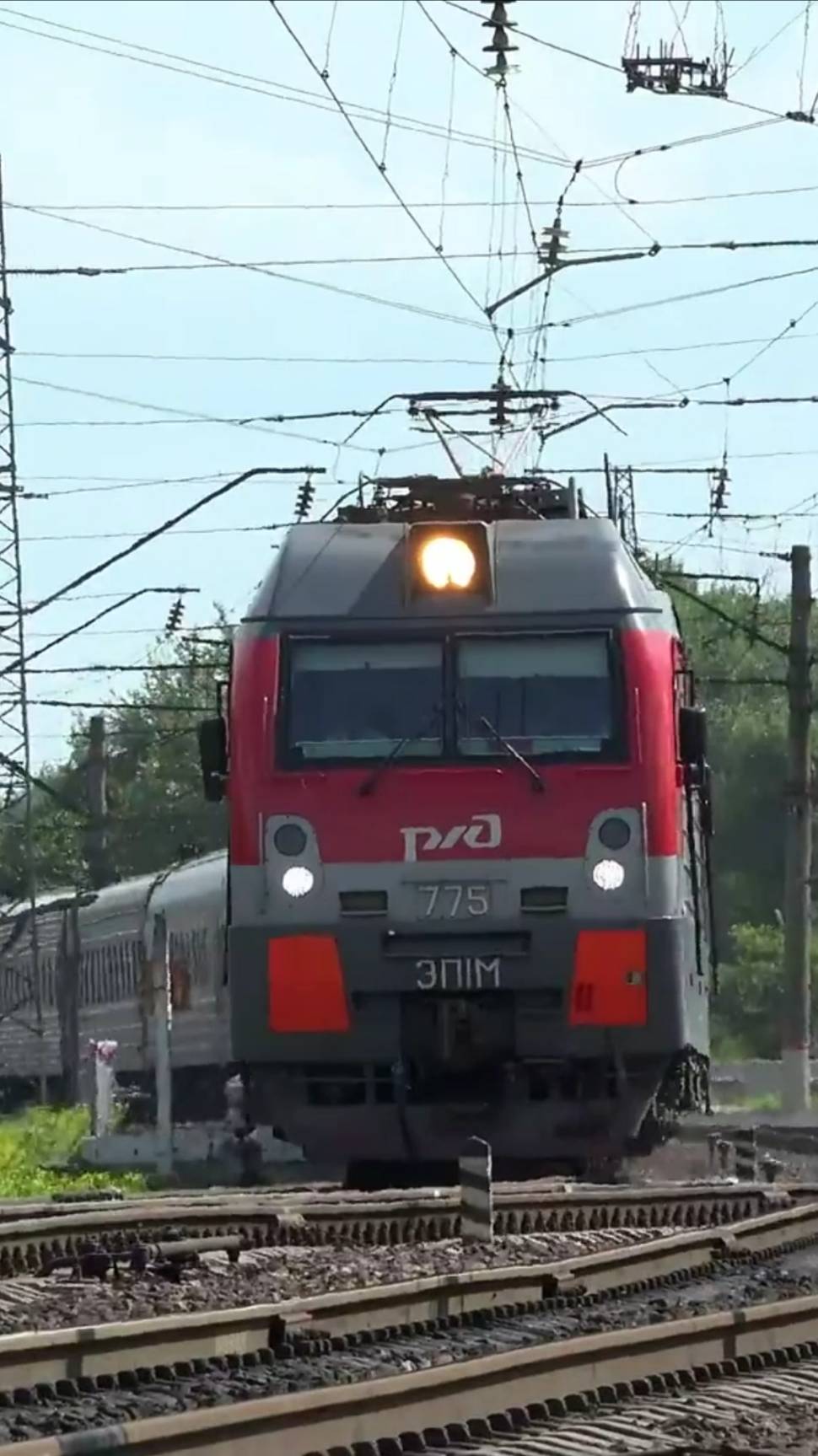 поезд ЭП1М-775