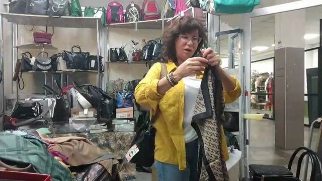 Тренды сезона осень-зима. Шоколад и чёрный цвет всегда.  модель сумки выполнена из натуральной кожи