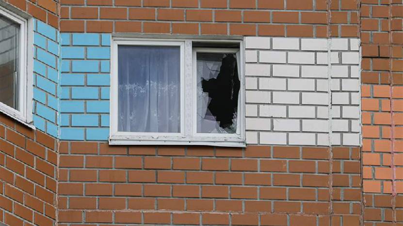 Окна детского сада, школы и трех домов повреждены при атаке БПЛА на Волгоград