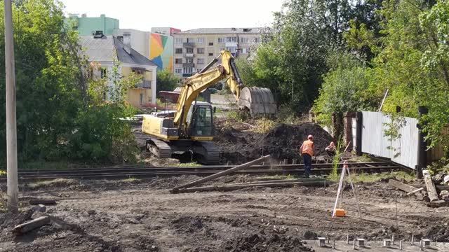 Экскаваторщик ас. Перестарался.