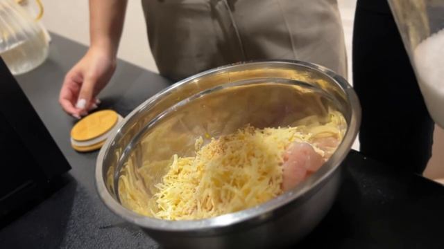 «Наше семейное блюдо: рубленные котлетки с сыром»