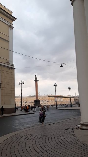 Шикарный голос на Дворцовой площади уличная певица